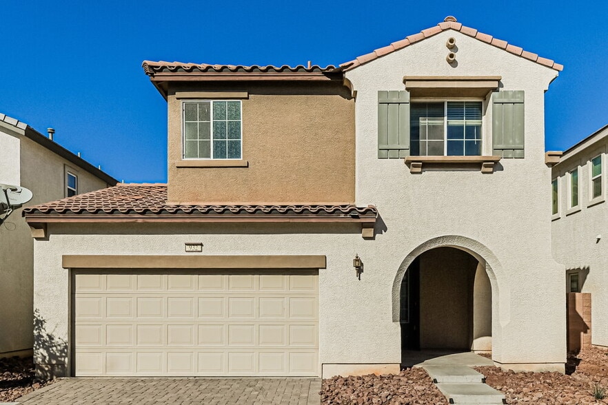 Primary Photo - 932 Maple Pines Ave