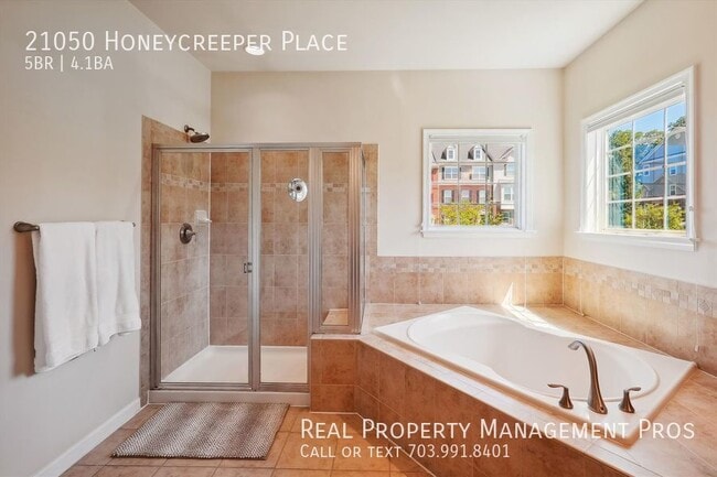 Building Photo - 21050 Honeycreeper Pl