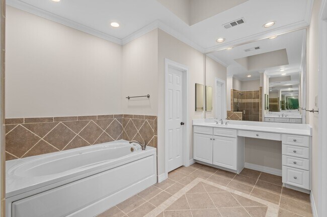 Building Photo - 2196 Bancroft Ln