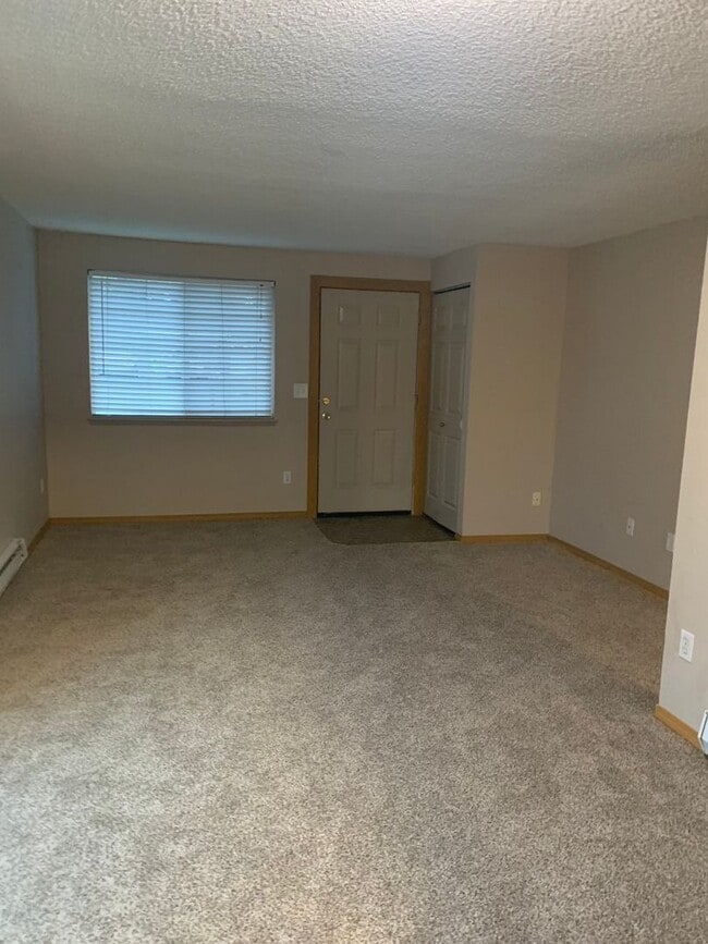 Building Photo - Call for Move in Special!!!