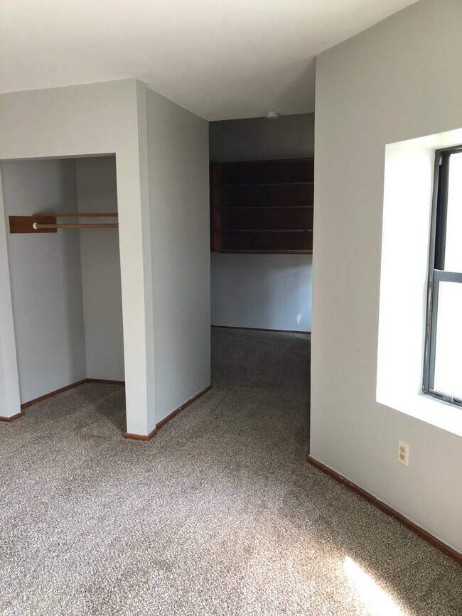 Building Photo - 222 Ottawa