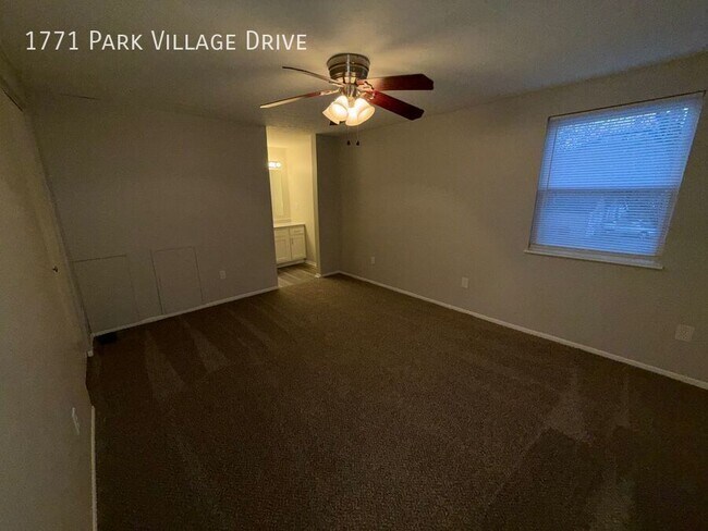 Building Photo - 1771 Park Village Dr