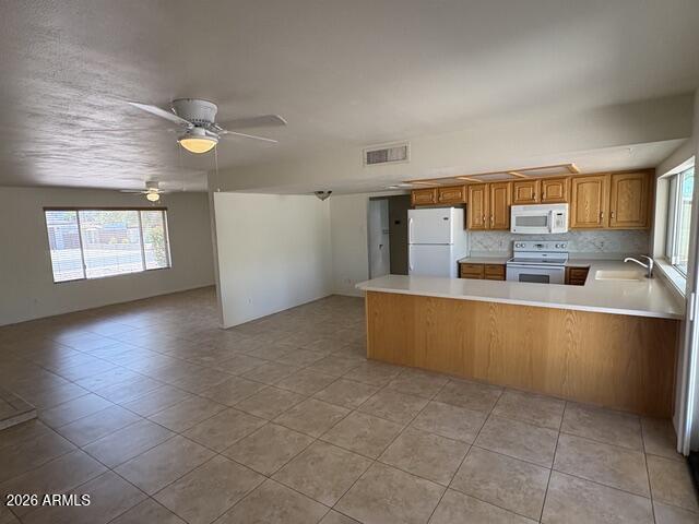 Building Photo - 5218 E Sheena Dr