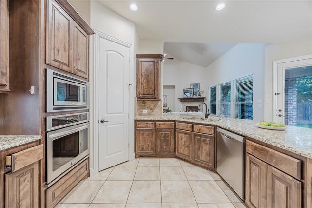 Building Photo - 6913 Chisholm Trail