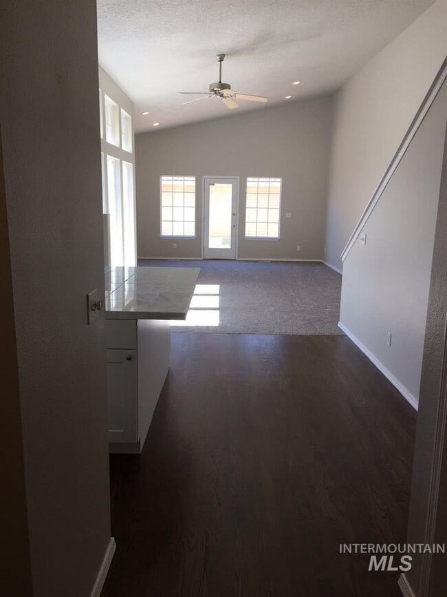 Building Photo - BSU 2 bedroom home