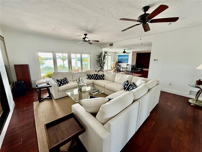 Building Photo - 1257 Tree Bay Ln