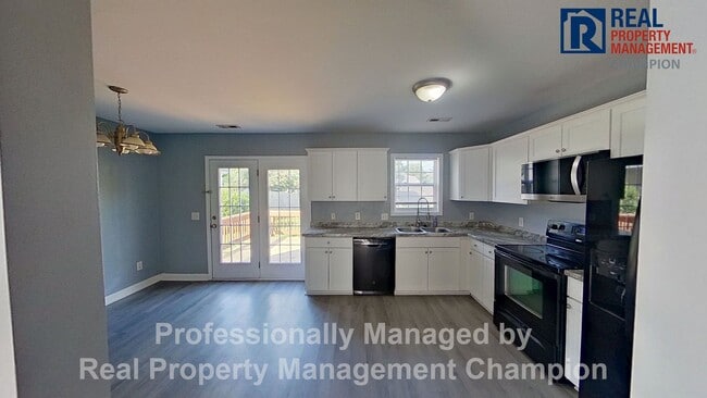 Building Photo - Move-In Ready 4 BD/2.5 BA Near Camp Lejeune w/Fenced Yard and Attached Garage