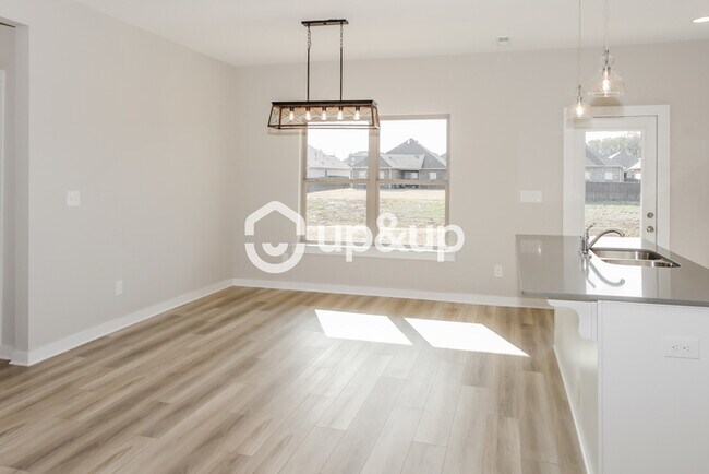 Building Photo - Fantastic 3bd/2ba home! Let yourself in!