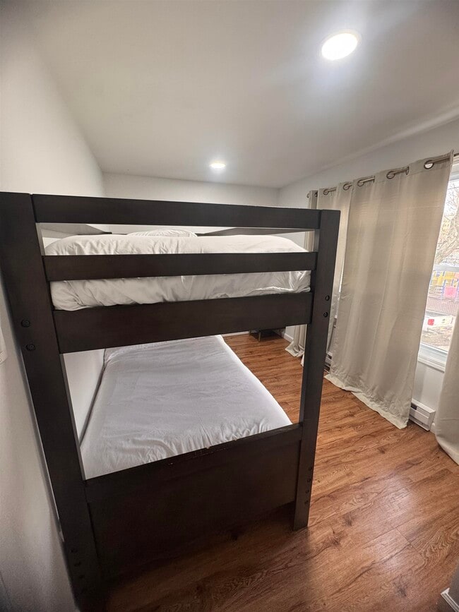 Building Photo - 375 Whiton St