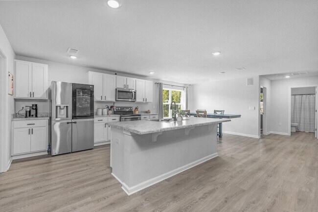 Building Photo - 6537 Torrey Pnes Trce