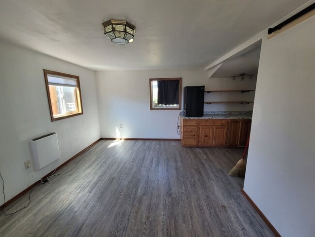 Building Photo - Small Home ADU in Myrtle Point