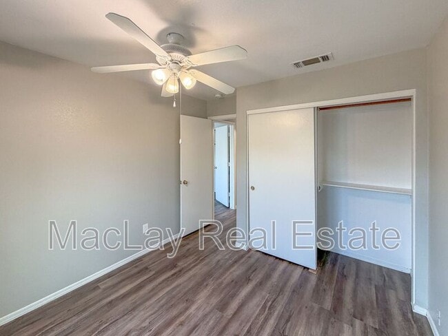 Building Photo - 2934 E Blackhawk Dr