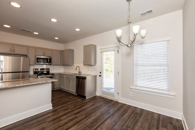 Building Photo - Single Family Home With Spacious Fenced Backyard!