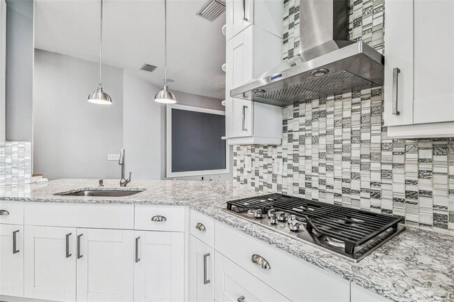 Building Photo - 8249 Cressida Ct