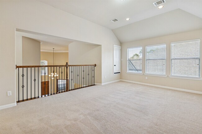 Building Photo - 11 Vershire Cir