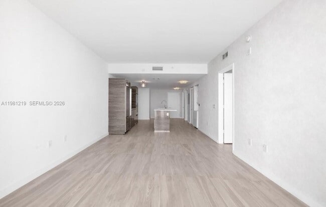 Building Photo - 460 NE 28th St