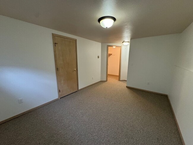 Building Photo - Furnished 4 Bed/2 Bath Seasonal Rental – Absarokee, MT | July–September