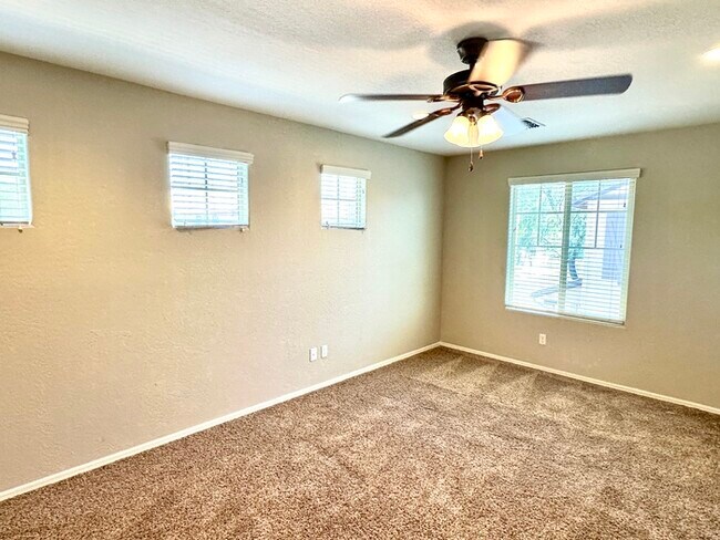 Building Photo - Exceptional 3BR home in gated Westridge Park! Loft, granite kitchen, stainless appliances, 2-car ...