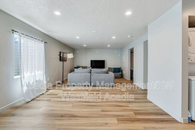 Building Photo - Mcd-1460 E Lowe Peak Dr