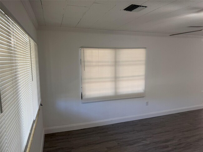 Building Photo - 703 N 17th St