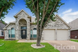 Building Photo - 521 Spicewood Dr