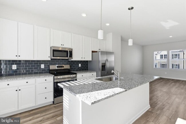 Building Photo - 406 18th Ave