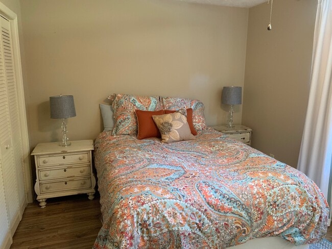 Building Photo - 2/2 Fully Furnished Condo in Willow Valley...