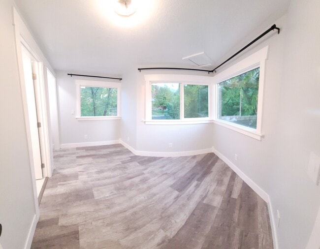 Building Photo - 699 N 600 E