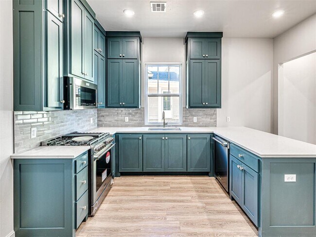 Building Photo - 29596 Memory Ln