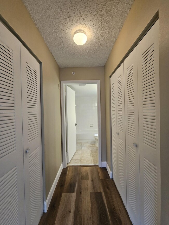 Building Photo - 4187 N Haverhill Rd