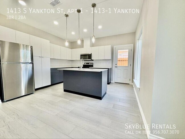 Building Photo - 1413 S Yankton St