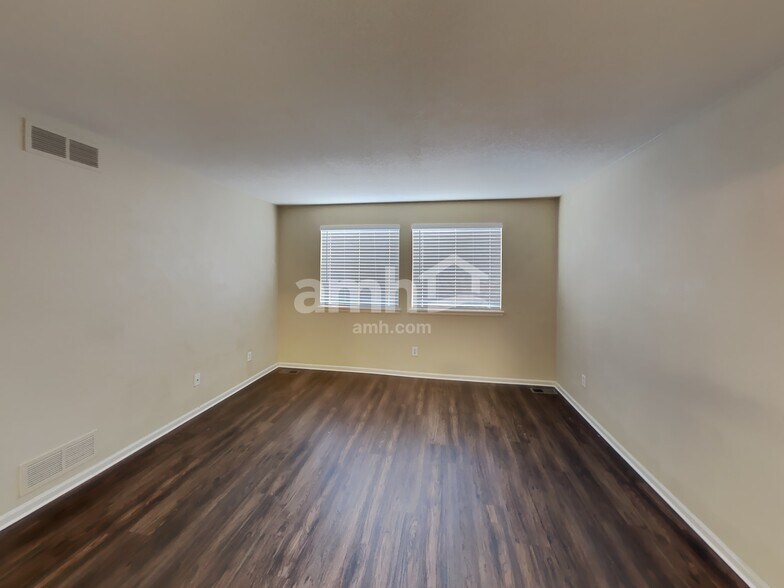 Building Photo - 21092 E 40th Pl