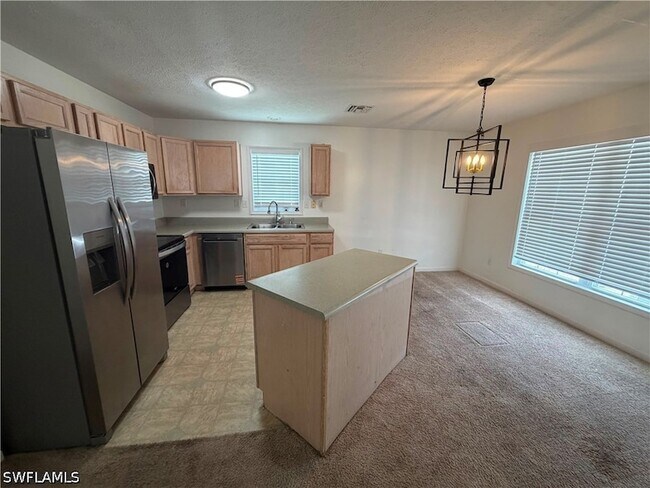 Building Photo - 250 Leawood Cir