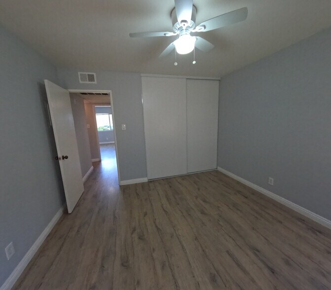 #2 BED ROOM - 809 Brent Ave