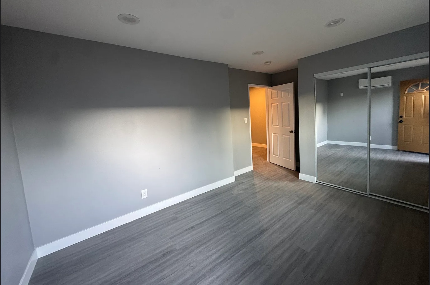 Building Photo - 5107 S Harvard Blvd