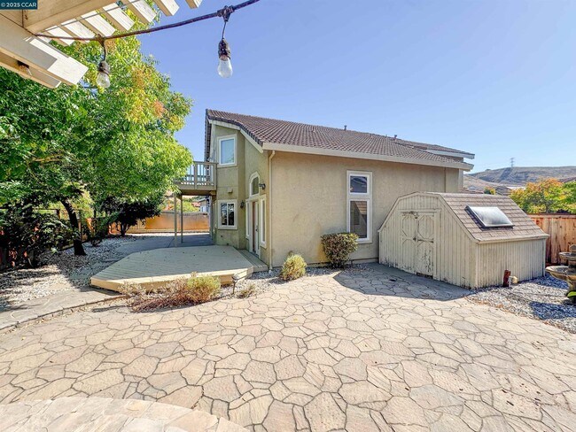 Building Photo - 115 Bermuda Ct
