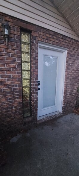 Building Photo - 147 SE Wilderness Dr