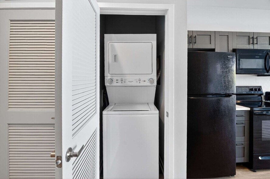 Building Photo - 229 S Grant St