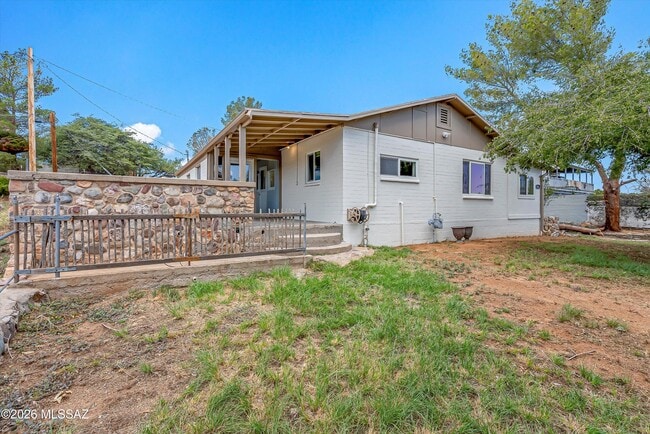 Building Photo - 730 N Robles Rd