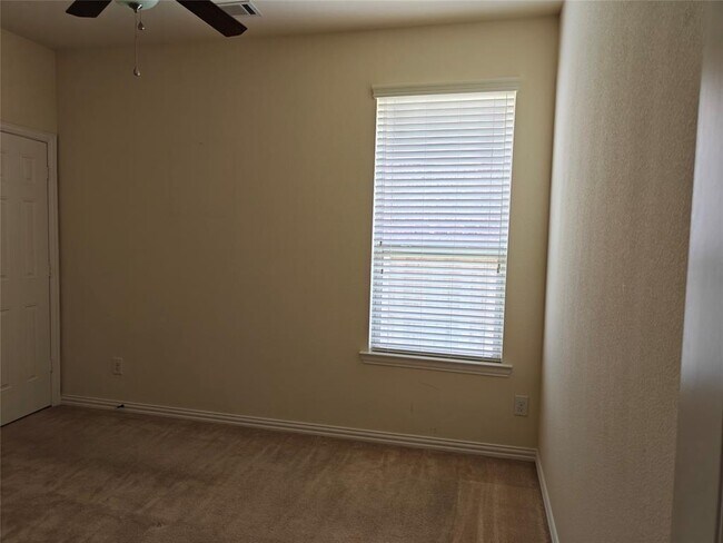 Building Photo - 5551 Twin Rivers Ln