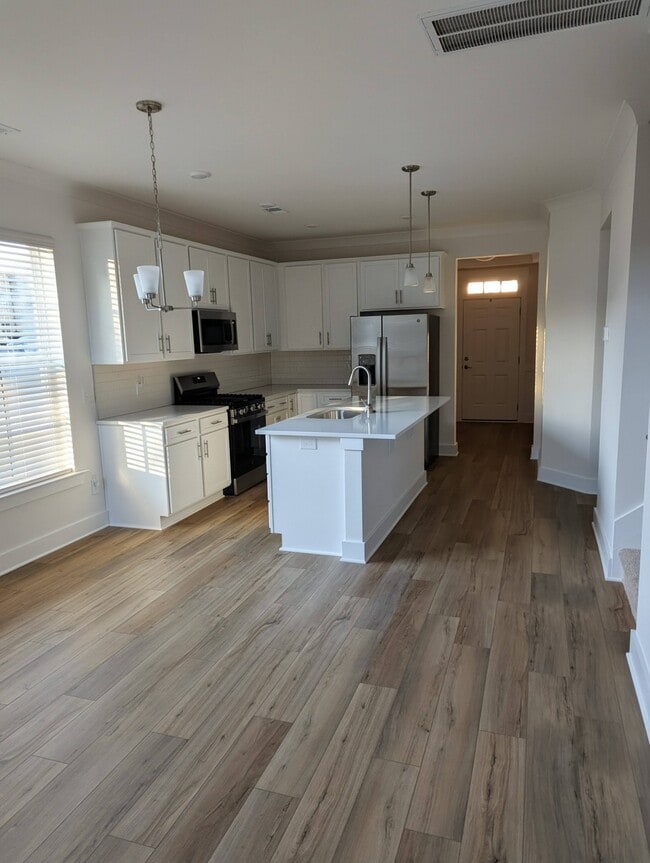 Building Photo - 600 Wetherbrooke Way