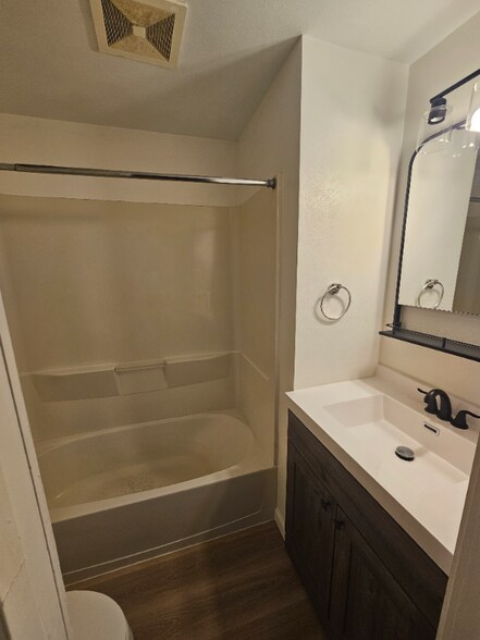 Building Photo - 1210 Mechanic St