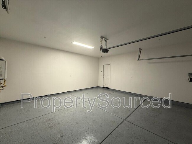 Building Photo - 437 Pendragon St