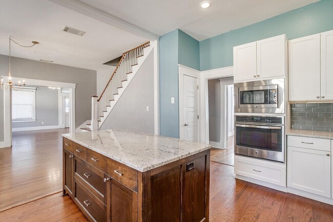 Building Photo - Amazingly Remodeled 1916 Home Located in N...