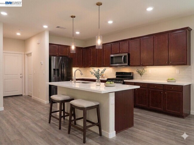 Building Photo - 2282 S Podere Dr
