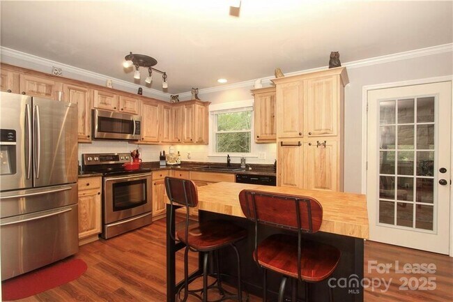 Building Photo - 12320 Winget Rd