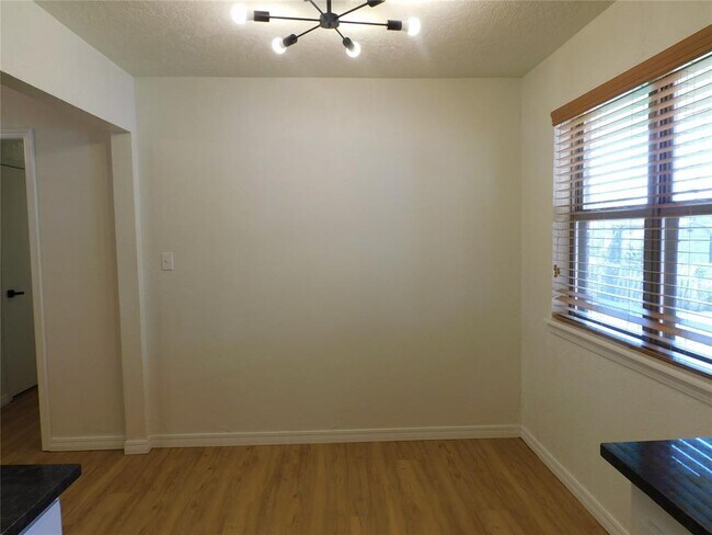 Building Photo - 728 SW 1st St