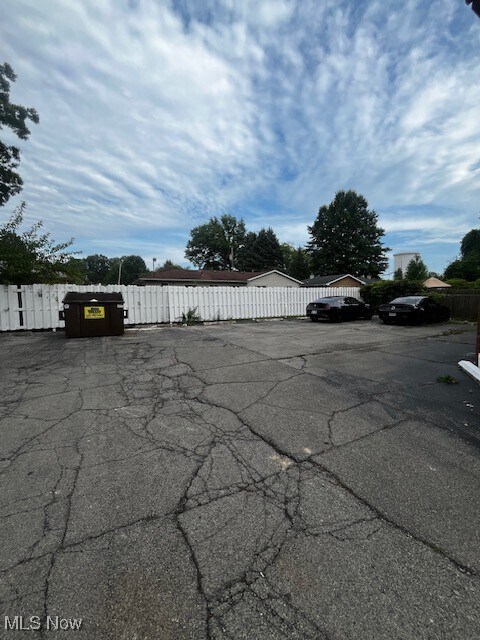 Building Photo - 3053 Hadley Ave