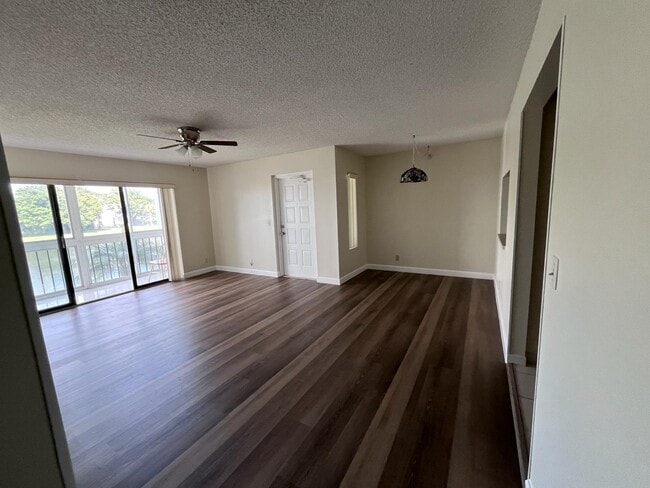 Living Room - 1002 Green Pine Blvd