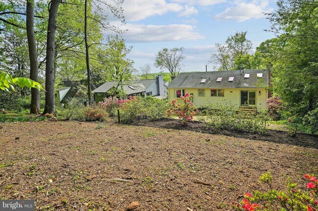 Building Photo - 6301 Crathie Ln